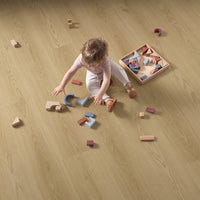 Pergo Perstorp Naturel Beige Eik laminaatvloer in een interieur, sfeerfoto 1