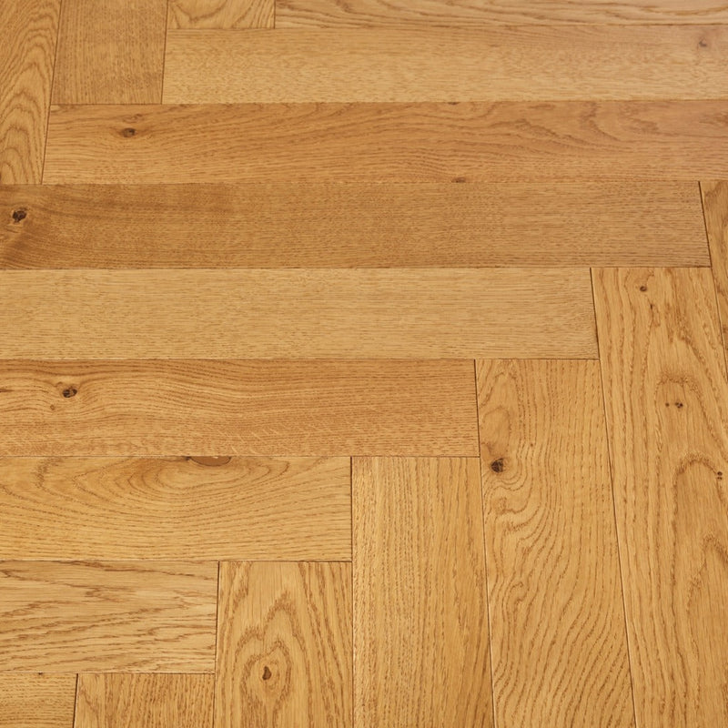 Parket Parquet à bâtons rompus en chêne | CLASSIC A - Brown - Fumé Vernis UV - Bâtons rompus