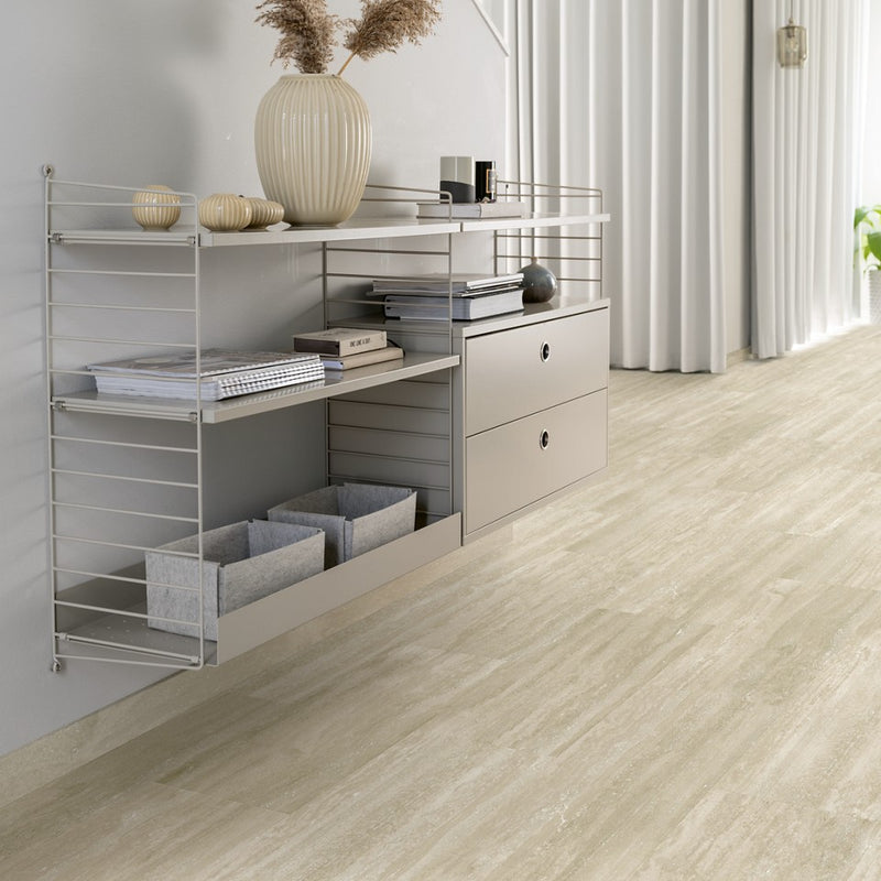 Vinyl Pergo Isefjord pad pro Greige Travertin – vinylvloer V4422-49239